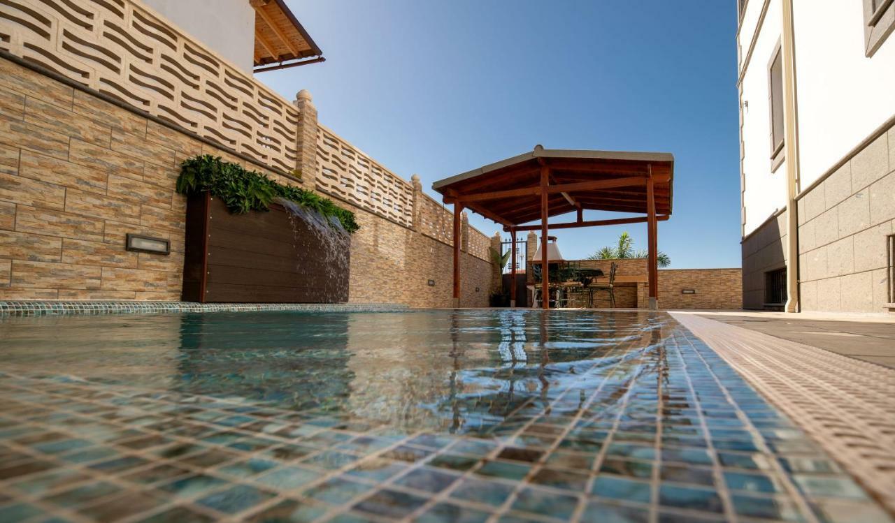 Villa, Private Heated Pool And Jacuzzi . 마스팔로마스 외부 사진
